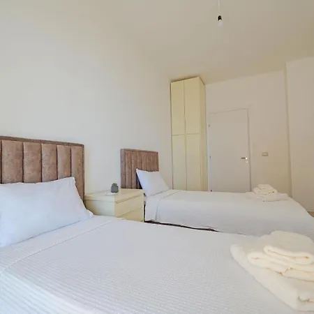 Pepper 40 Saints Sarandë