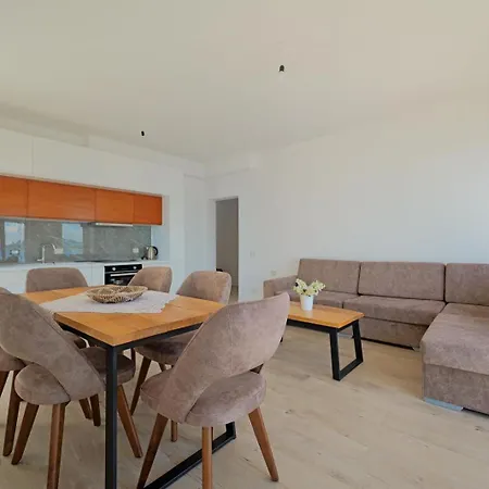 Pepper 40 Saints Sarandë